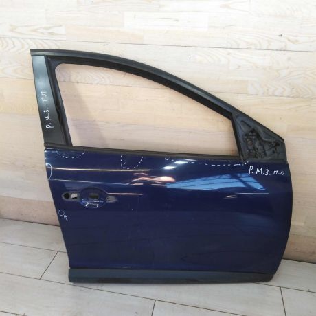 dver-peredniaia-pravaia-renault-megane-iii-art-92132-big-0