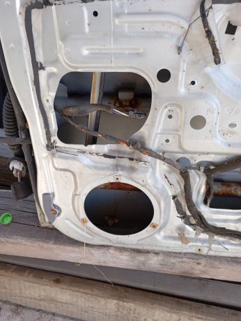 dver-peredniaia-pravaia-hyundai-accent-ii-art-93467-big-3