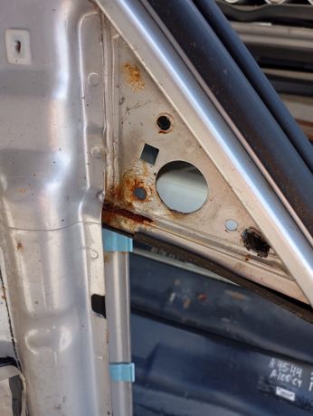 dver-peredniaia-pravaia-hyundai-accent-ii-art-93467-big-5