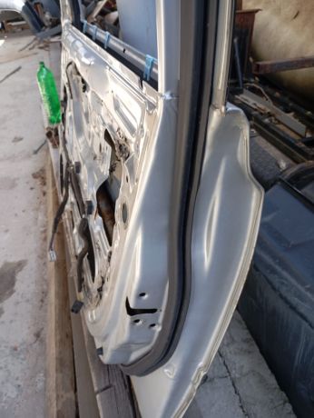 dver-peredniaia-pravaia-hyundai-accent-ii-art-93467-big-1