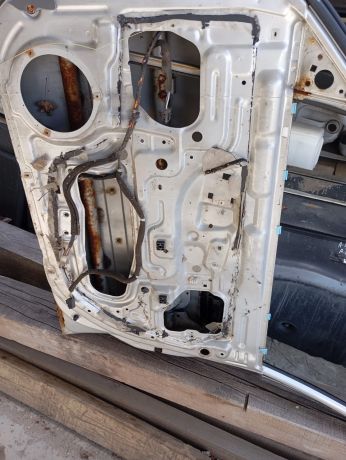 dver-peredniaia-pravaia-hyundai-accent-ii-art-93467-big-2