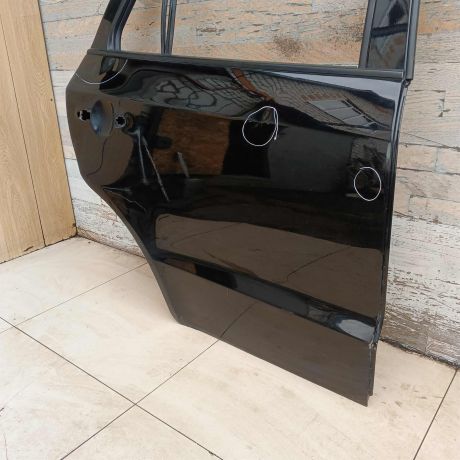 dver-zadniaia-pravaia-hyundai-santa-fe-ii-art-98529-big-6