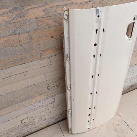 dver-peredniaia-pravaia-audi-a6-c4-art-98681-big-2