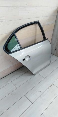 dver-zadniaia-pravaia-volkswagen-jetta-vi-art-100859-big-2