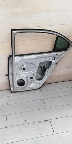 dver-zadniaia-pravaia-volkswagen-jetta-vi-art-100859-big-4