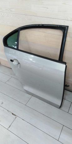 dver-zadniaia-pravaia-volkswagen-jetta-vi-art-100859-big-5