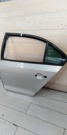 dver-zadniaia-levaia-volkswagen-jetta-vi-art-100935-big-3