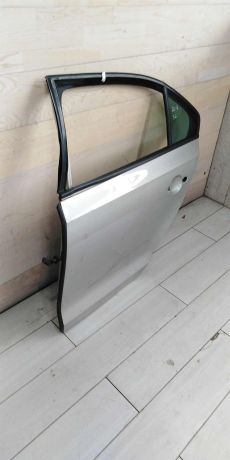 dver-zadniaia-levaia-volkswagen-jetta-vi-art-100935-big-5