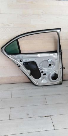 dver-zadniaia-levaia-volkswagen-jetta-vi-art-100935-big-8