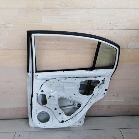 dver-zadniaia-pravaia-kia-rio-ii-xetcbek-art-101500-big-1