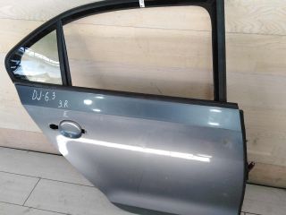 dver-zadniaia-pravaia-volkswagen-jetta-vi-art-101697