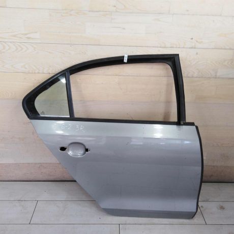 dver-zadniaia-pravaia-volkswagen-jetta-vi-art-105283-big-0