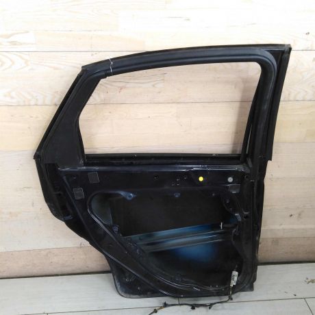 dver-zadniaia-levaia-ford-focus-2-dorestailing-defekt-xetcbek-sedan-art-106025-big-7