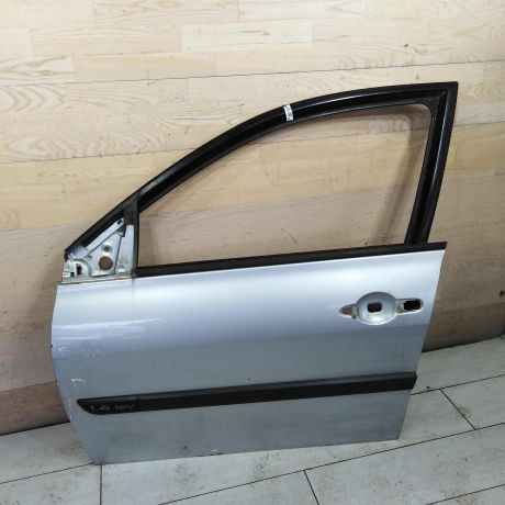 dver-peredniaia-levaia-renault-megane-ii-defekty-na-foto-14i-sedan-renault-megane-2-2008-gv-art-107515-big-0