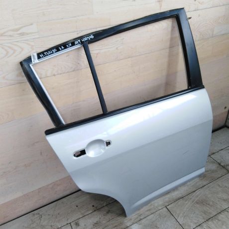 dver-zadniaia-pravaia-nissan-tiida-i-art-110036-big-0