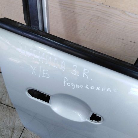 dver-zadniaia-pravaia-nissan-tiida-i-art-110036-big-3