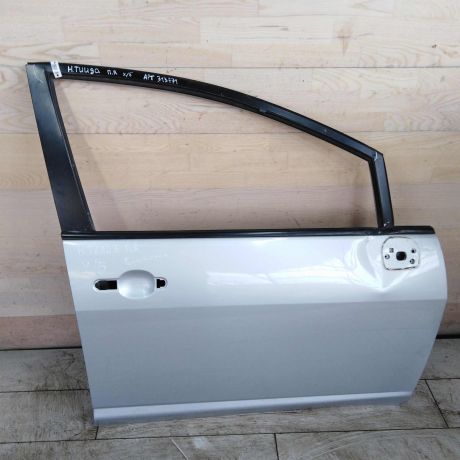 dver-peredniaia-pravaia-nissan-tiida-i-defekt-art-110037-big-0