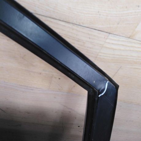 dver-peredniaia-pravaia-nissan-tiida-i-defekt-art-110037-big-4