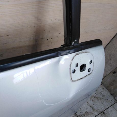 dver-peredniaia-pravaia-nissan-tiida-i-defekt-art-110037-big-7