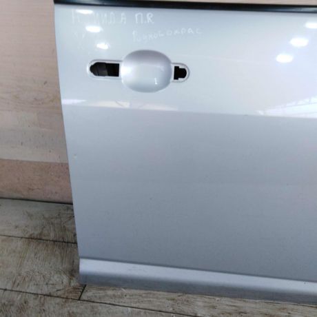 dver-peredniaia-pravaia-nissan-tiida-i-defekt-art-110037-big-8