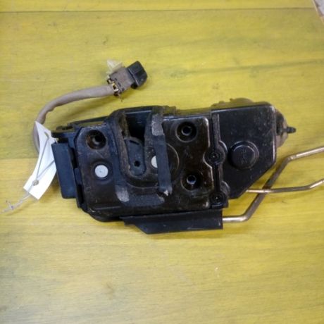 zamok-dveri-hyunday-perednei-pravoi-getz-art-12378-big-1