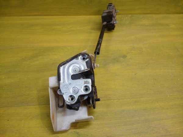 zamok-dveri-hyunday-sonata-4-zadnii-levyi-art-12728-big-2