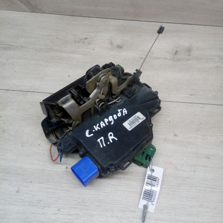 zamok-dveri-seat-cordoba-art-13850-big-0