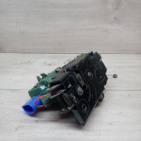 zamok-dveri-seat-cordoba-art-13850-big-2