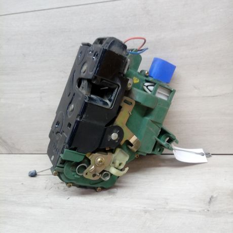 zamok-dveri-seat-cordoba-art-13850-big-4