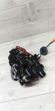 zamok-dveri-zadnii-levyi-audi-a4-b6-art-14533-big-2