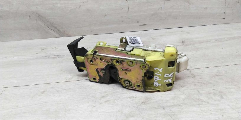 zamok-dveri-zadnii-pravyi-ford-focus-i-art-14692-big-0