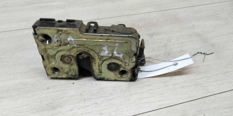 zamok-dveri-zadnii-levyi-renault-logan-art-15050-big-0