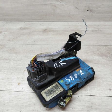 zamok-dveri-perednii-pravyi-volvo-s80-art-16047-big-2