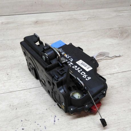 zamok-dveri-skoda-octavia-a5-art-16320-big-1