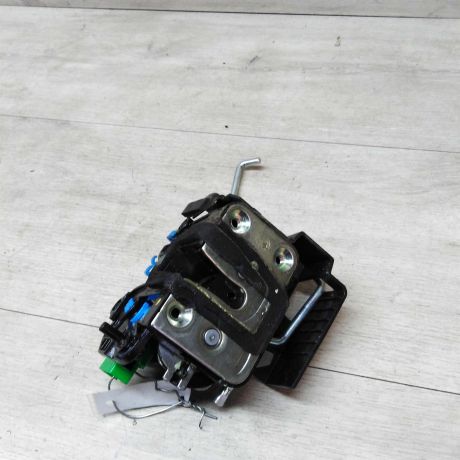 zamok-dveri-zadnii-pravyi-hyundai-solaris-art-16703-big-0