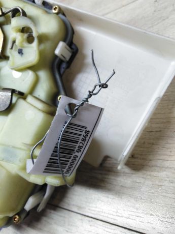 zamok-dveri-levyi-volkswagen-transporter-t5-art-16835-big-2