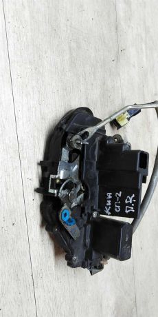 zamok-dveri-perednei-pravoi-kia-spectra-art-17135-big-1