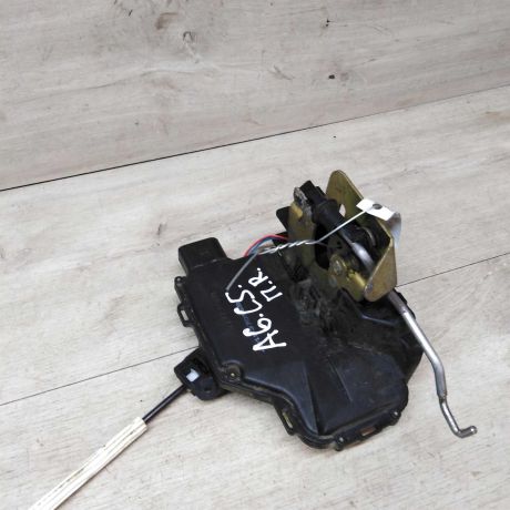 zamok-dveri-zadnii-pravyi-audi-a6-c5-art-17227-big-1