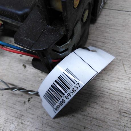 zamok-dveri-zadnii-levyi-audi-a6-c5-art-17230-big-2