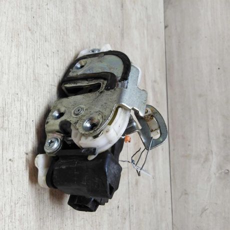 zamok-dveri-zadnii-pravyi-mitsubishi-lancer-9-art-17286-big-1