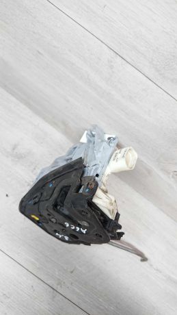 zamok-dveri-audi-a6-c6-art-18671-big-3