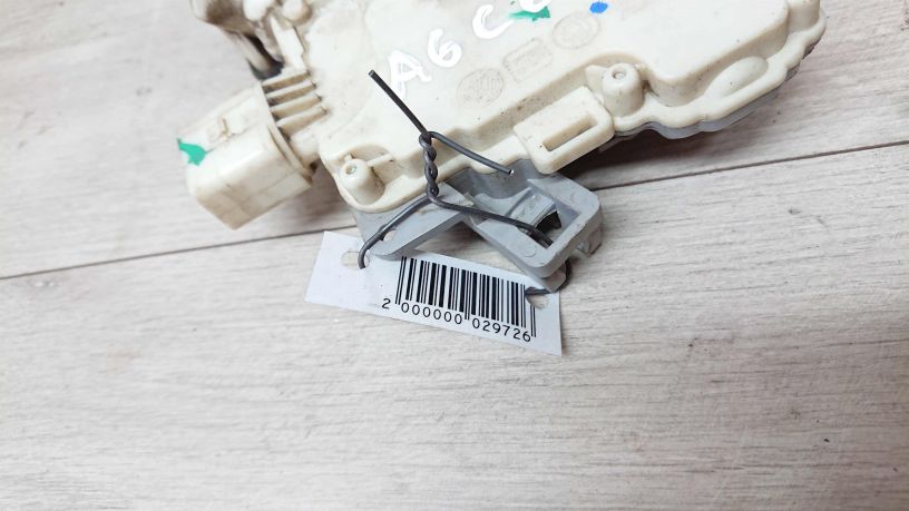 zamok-dveri-audi-a6-c6-art-18672-big-4