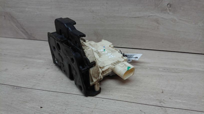 zamok-dveri-audi-a6-c6-art-18672-big-3