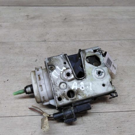 zamok-dveri-audi-a8-d2-art-18784-big-2