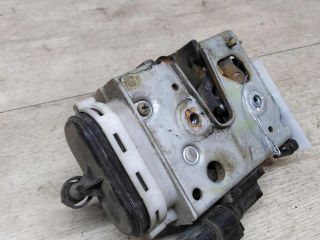 zamok-dveri-audi-a8-d2-art-18787