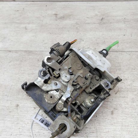 zamok-dveri-audi-a8-d2-art-18793-big-2