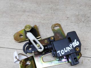 vakuumnik-zamka-bagaznika-volkswagen-touareg-art-19907