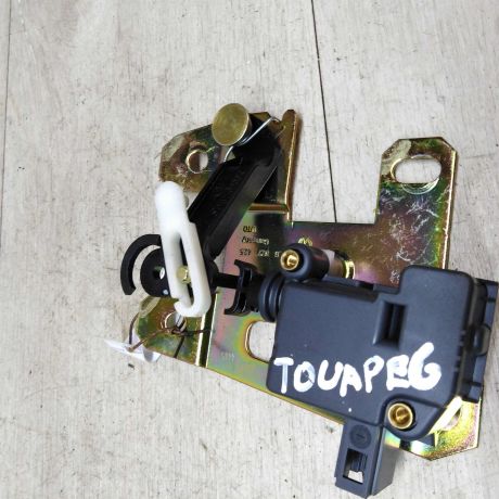 vakuumnik-zamka-bagaznika-volkswagen-touareg-art-19907-big-2