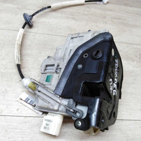 zamok-dveri-perednii-volkswagen-touareg-art-19911-big-1