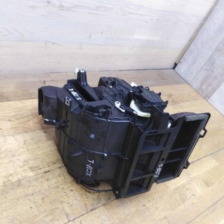 korpus-pecki-hyundai-solaris-s-radiatorom-kondicionera-art-22742-big-2